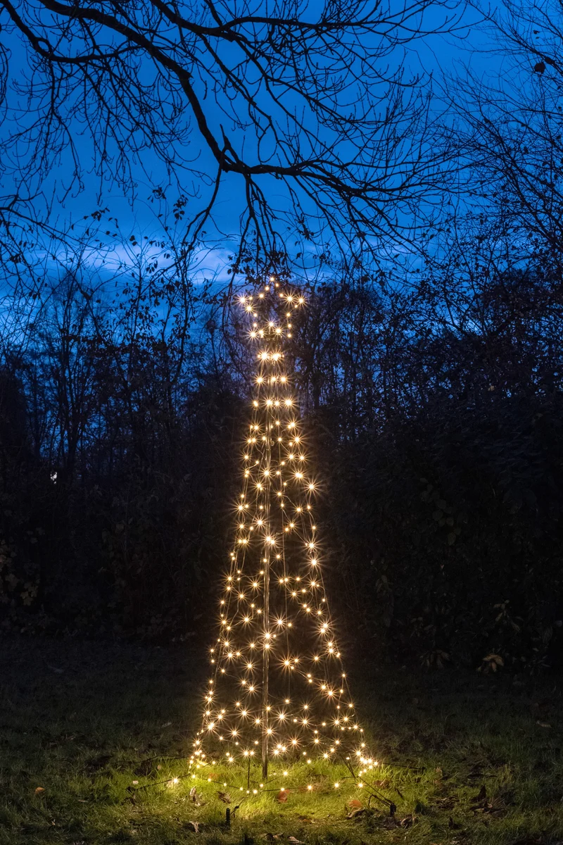 Verlichte Outdoor Kerstboom klassiek warm 200cm (Nieuw)