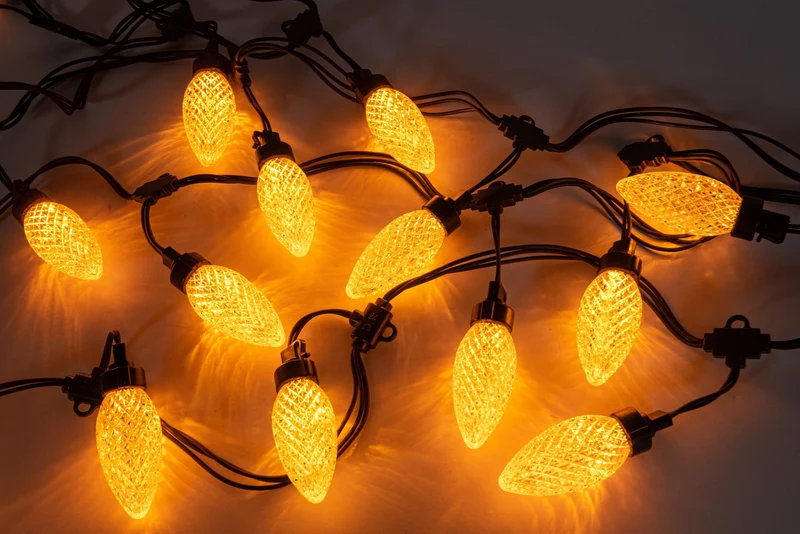 Kerstverlichting, authentieke verlichte dennenappels klassiek warm 10 meter (Nieuw)