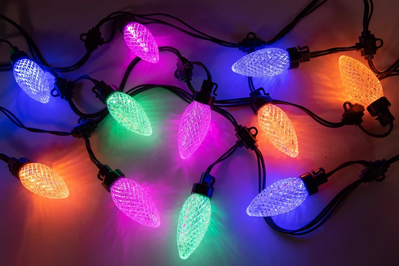 Extensie van authentieke verlichte dennenappels soft multi colour 10 meter (Nieuw)