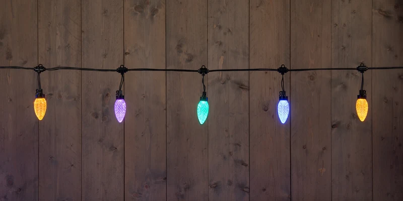 Kerstverlichting, authentieke verlichte dennenappels soft multi colour wit 10 meter (Nieuw)