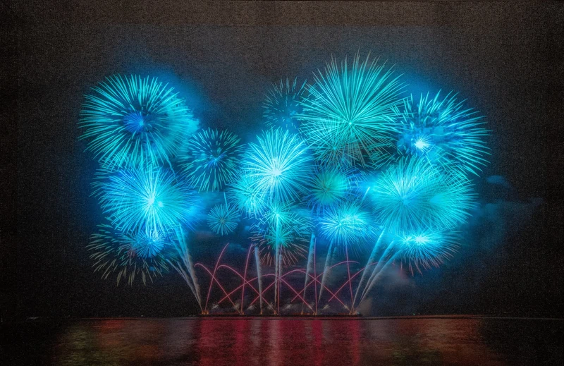 Verlichte kerstschilderij met levensecht vuurwerk